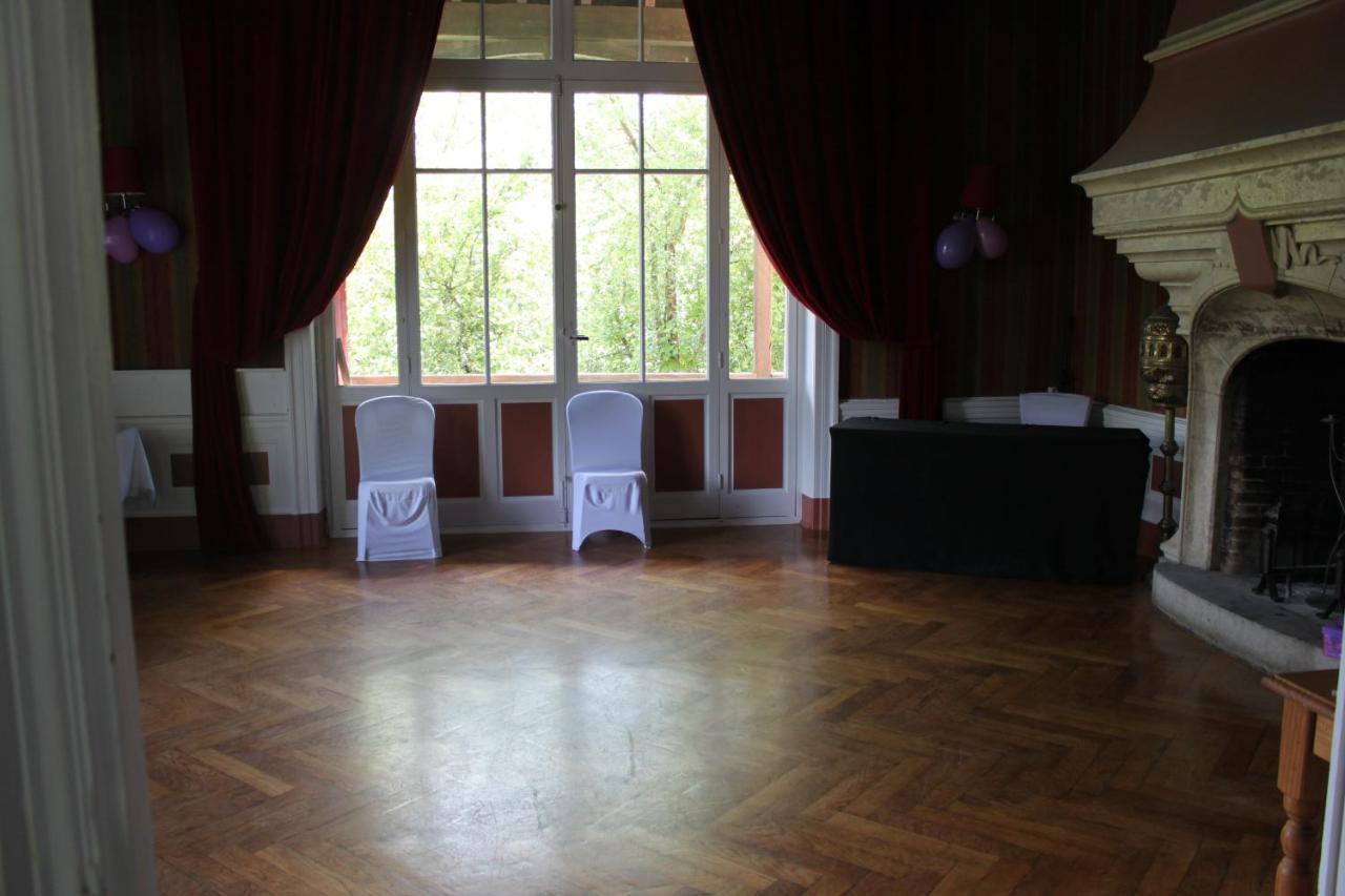 La Garenne De Morestel Bagian luar foto