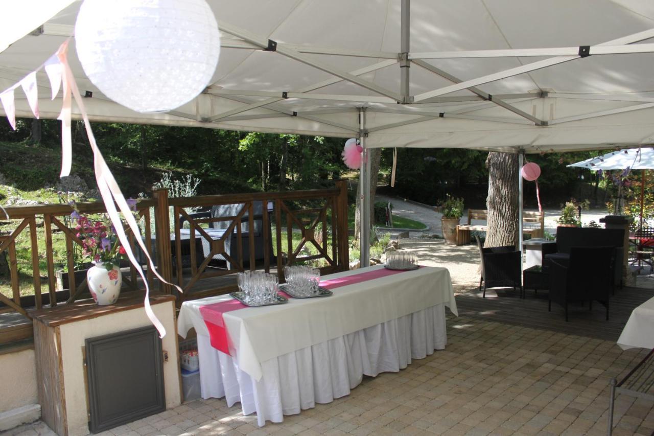 La Garenne De Morestel Bagian luar foto